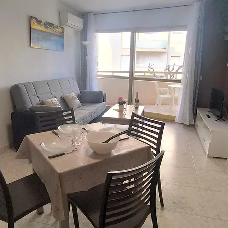 Sombrero Apartment *
